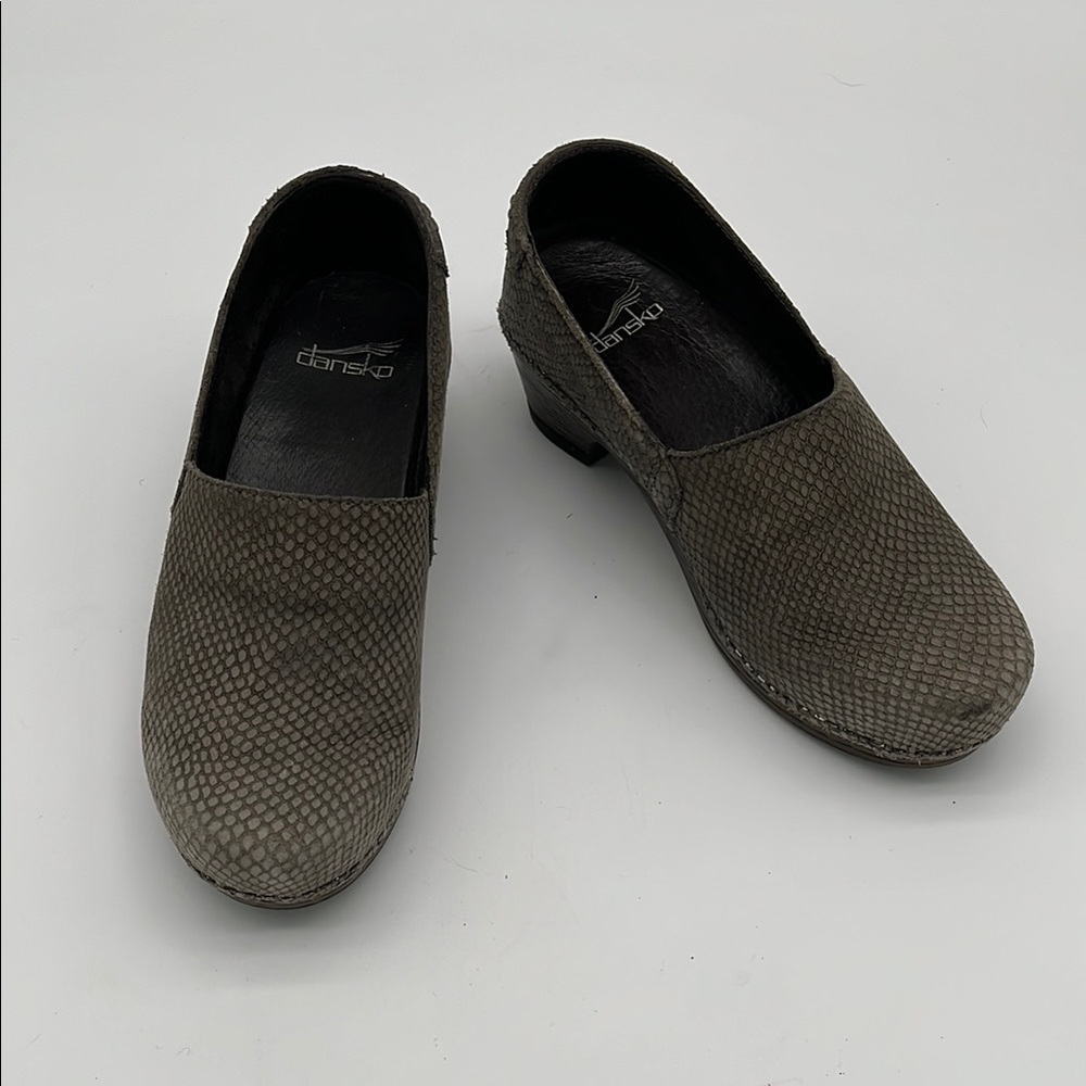 Dansko Grey Suede Brown Mavis Clogs Women Size 37 / 6.5-7 BLEMISH